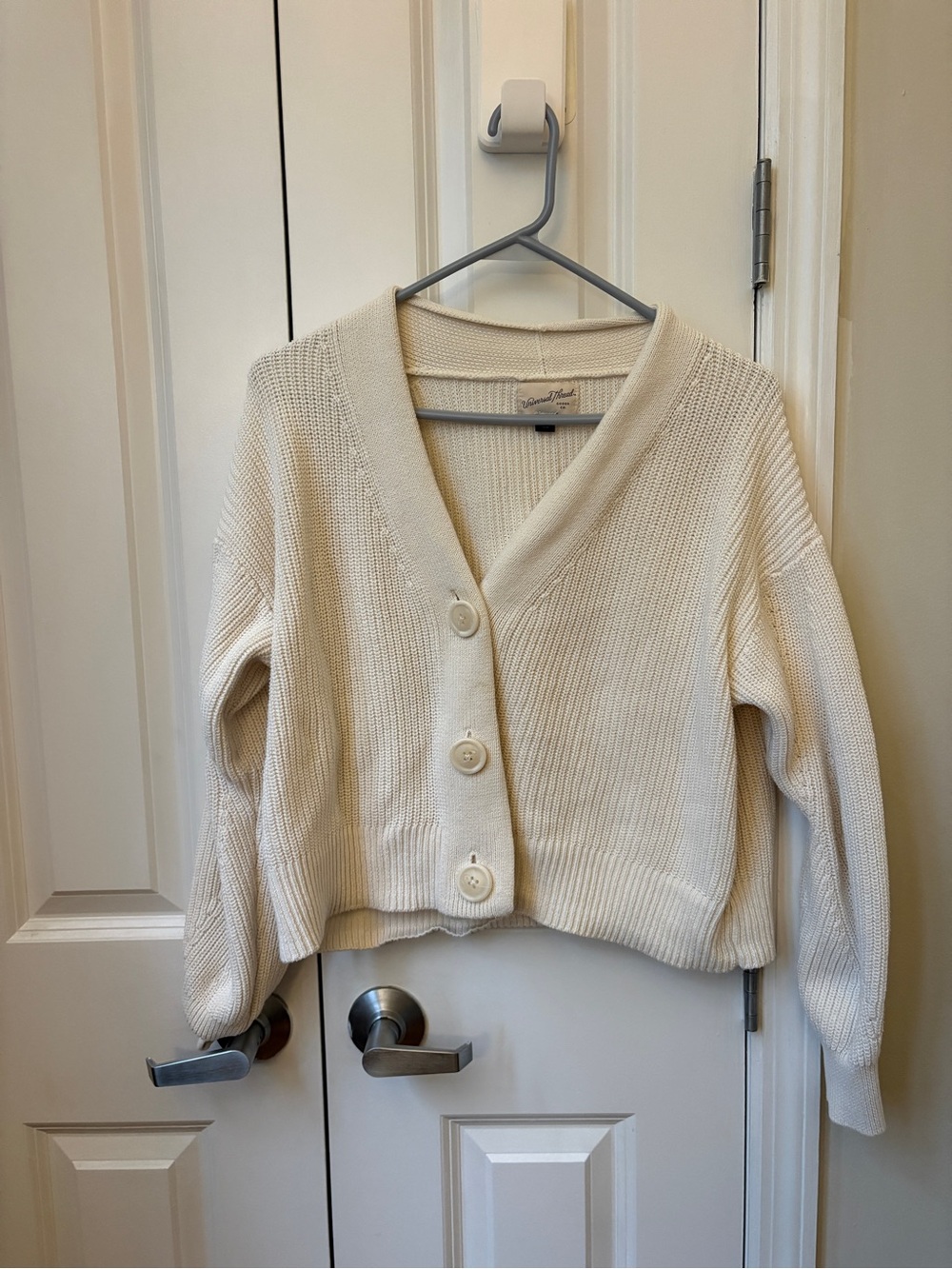Cropped Cream Button-Front Universal Thread V-Neck Cotton Sweater Small